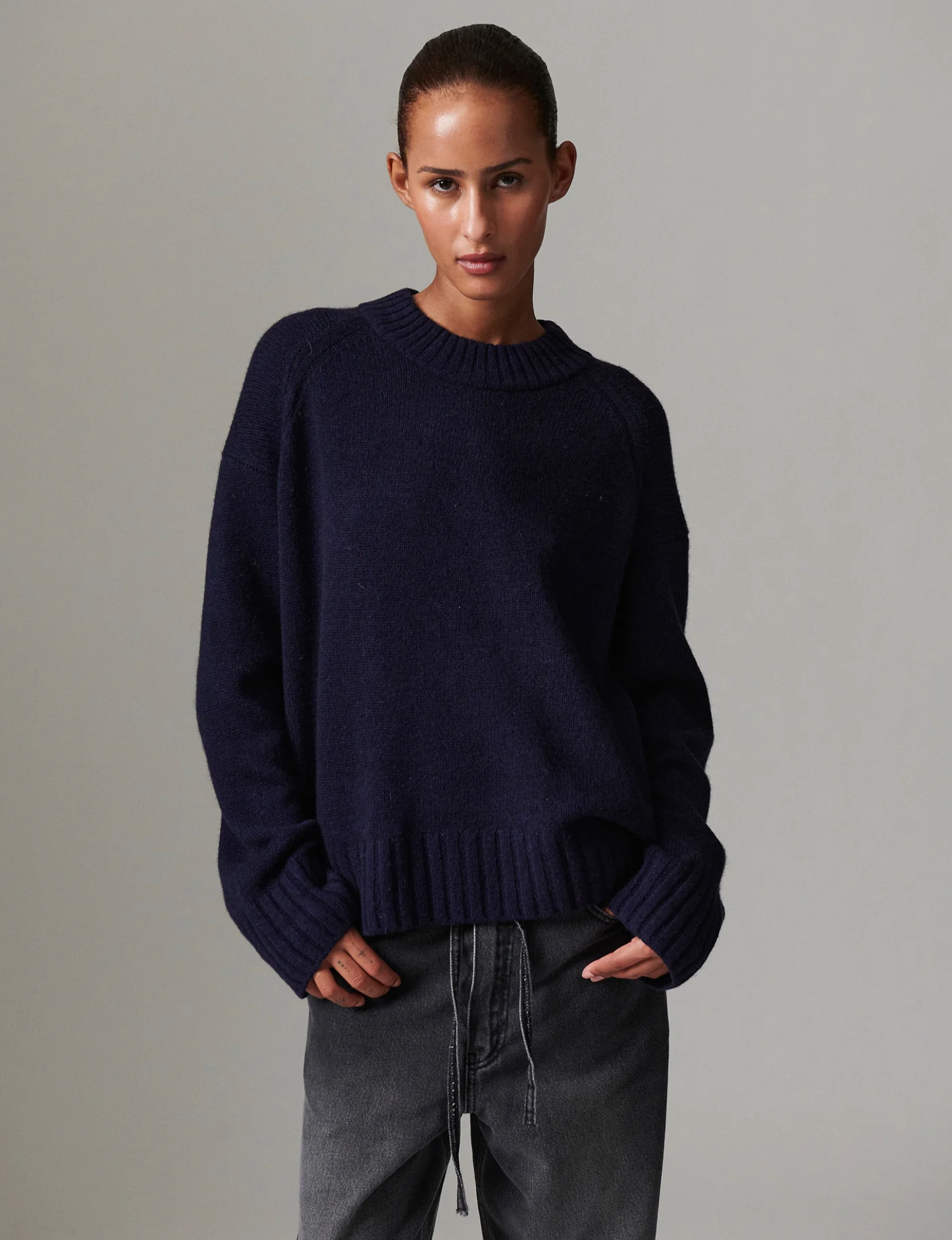 Glen Soft Lamb Dark Sapphire Gensere